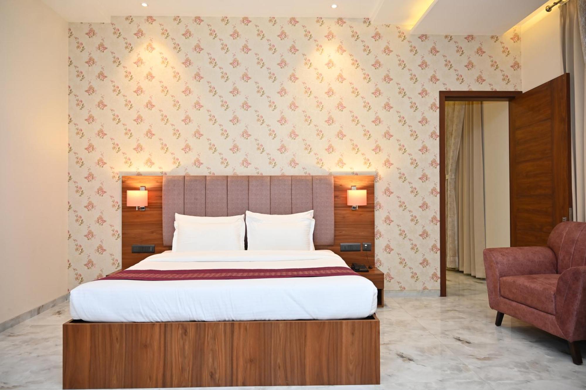 Hotel Shyamleela Khātu エクステリア 写真